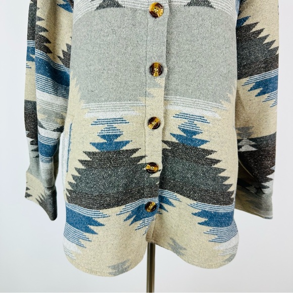 Jess Crum by Hazel and Olive Blue Tan Aztec Pattern Shacket Size Medium - Picture 4 of 8